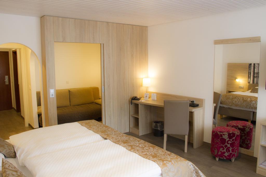 Best Western Plus Schwarzwald Residenz Triberg im Schwarzwald Exterior foto